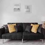 Stylish 2 Bed Flat/Liverpool City/Free Parking